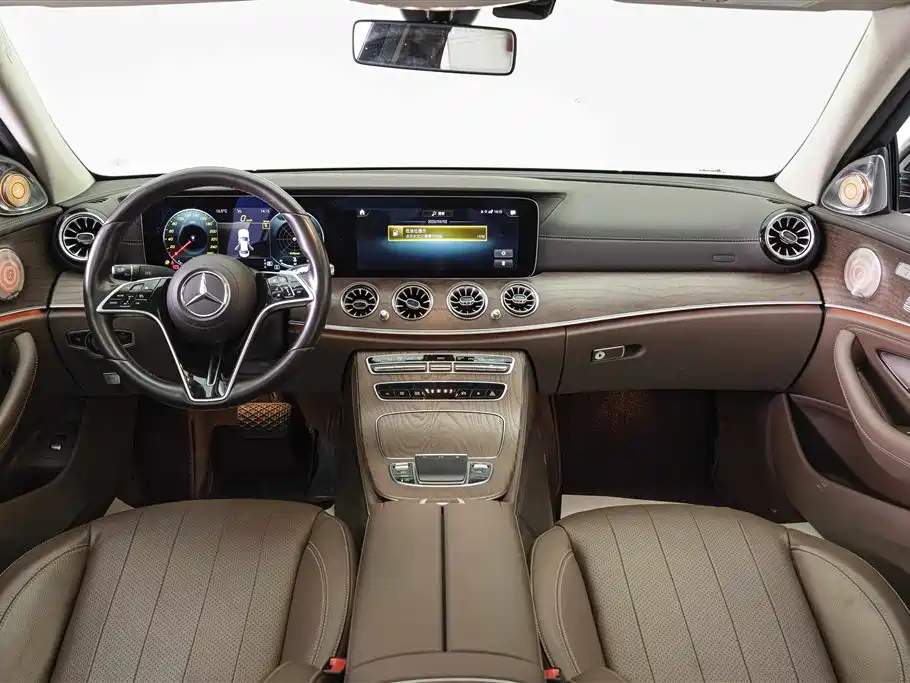 Mercedes-Benz E-Class 2023 — фото 6