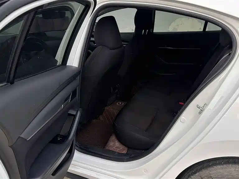 Mazda 3 Axela 2022