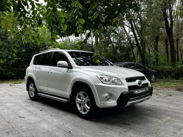 Toyota RAV4 2013