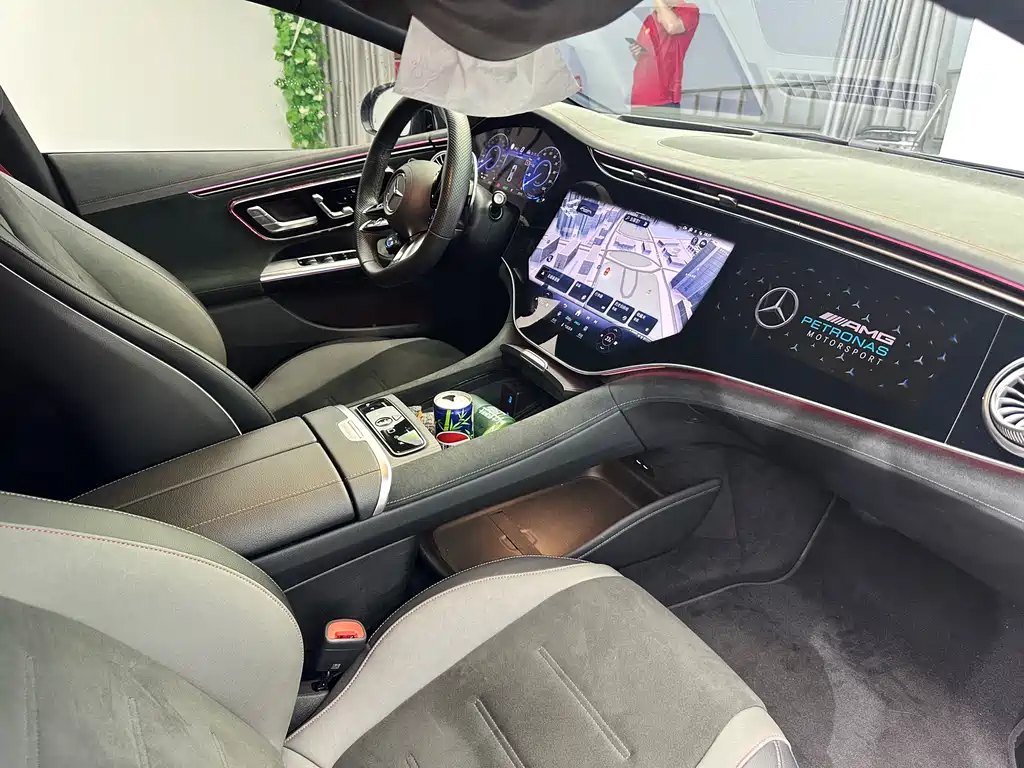 Mercedes-Benz EQE AMG 2023 — фото 14