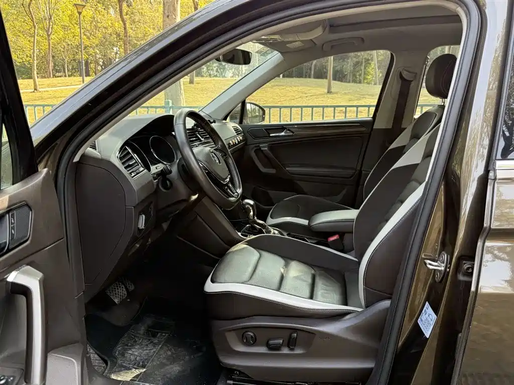 Volkswagen Tiguan L 2018 — фото 11