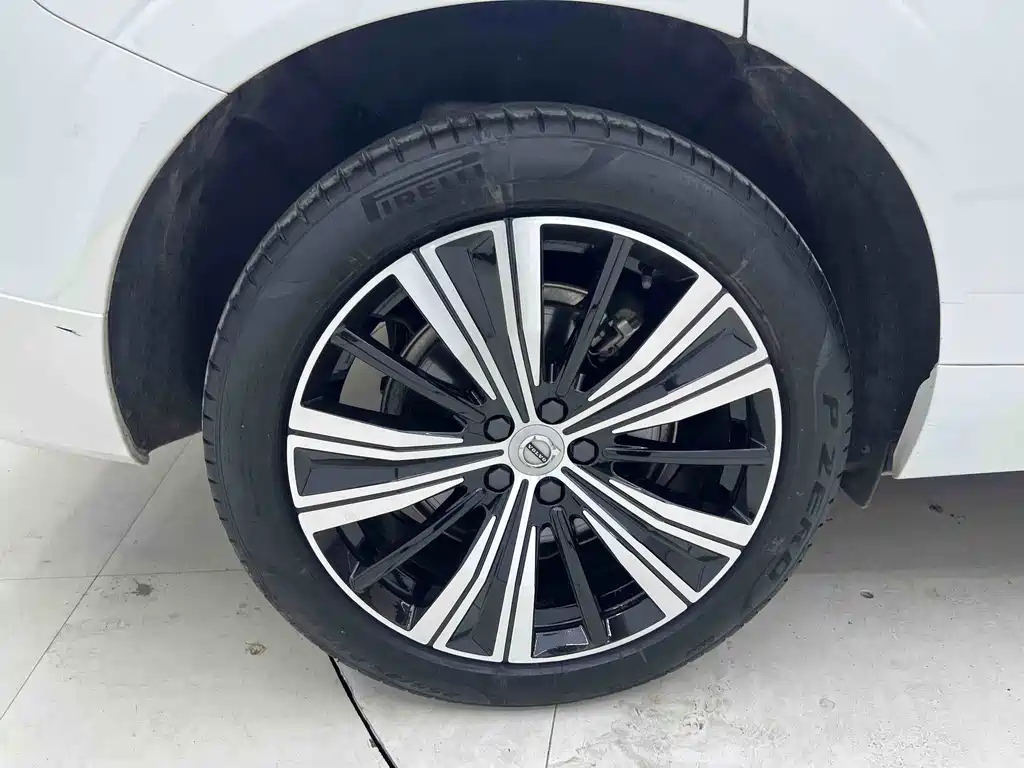 Volvo XC60 PHEV 2022 — фото 10