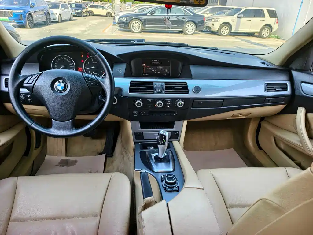 BMW 5 Series 2010 — фото 10