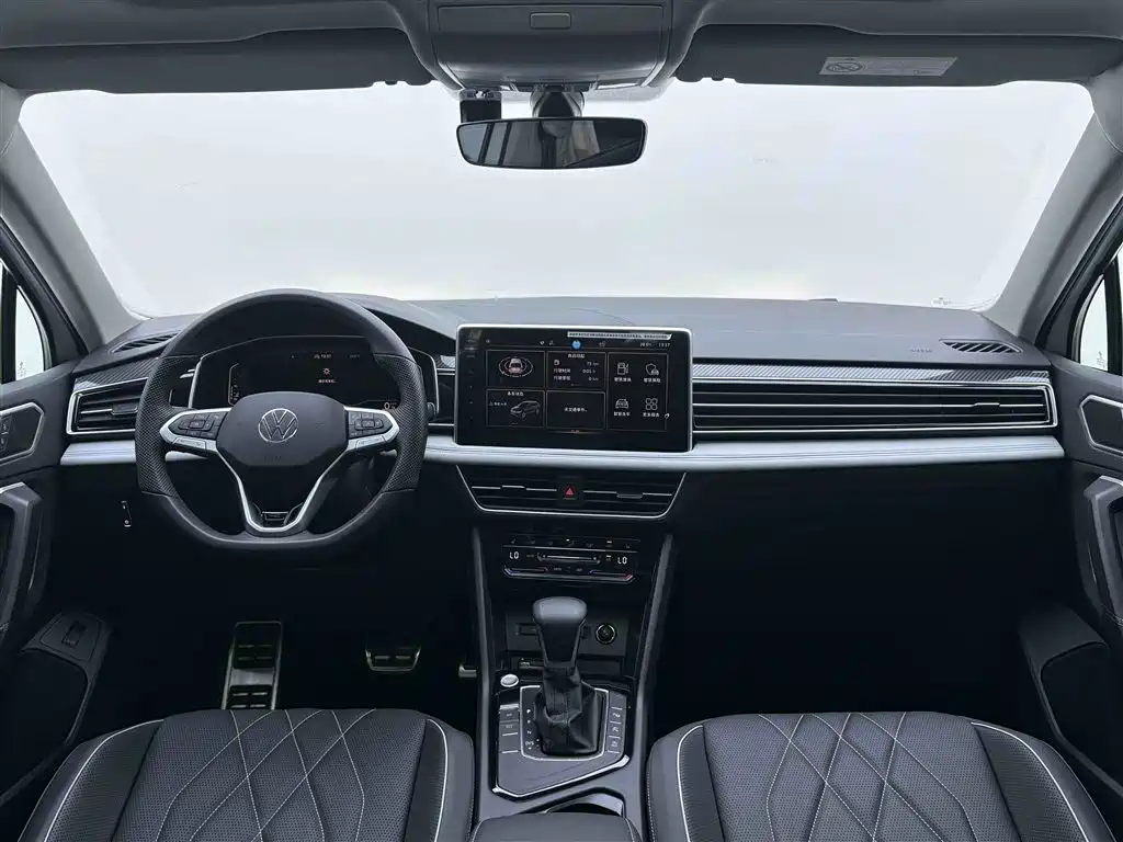 Volkswagen Tiguan L 2024 — фото 13