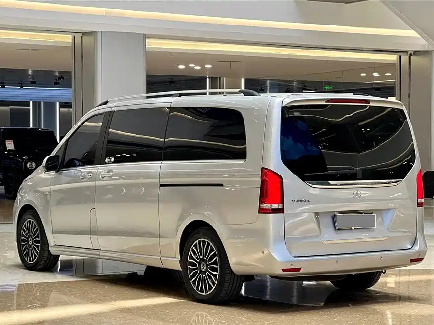 Mercedes-Benz V-Class 2020 — фото 2