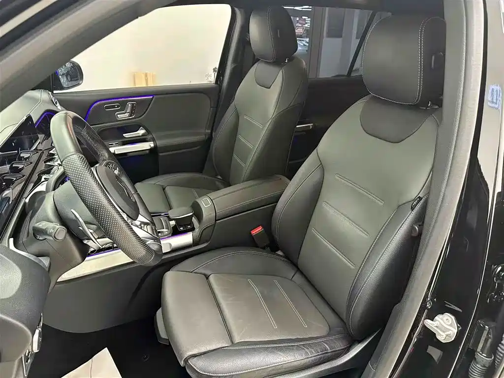 Mercedes-Benz GLB AMG 2023 — фото 15