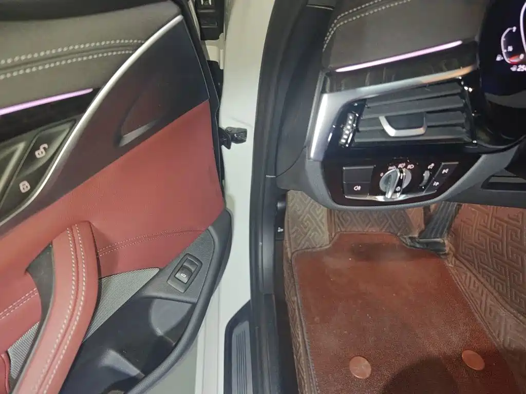 BMW 5 Series 2023 — фото 12
