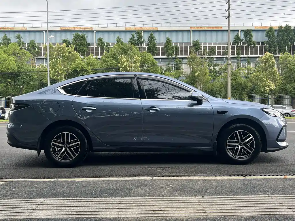 BYD Seal 05 DM-i 2025 — фото 4