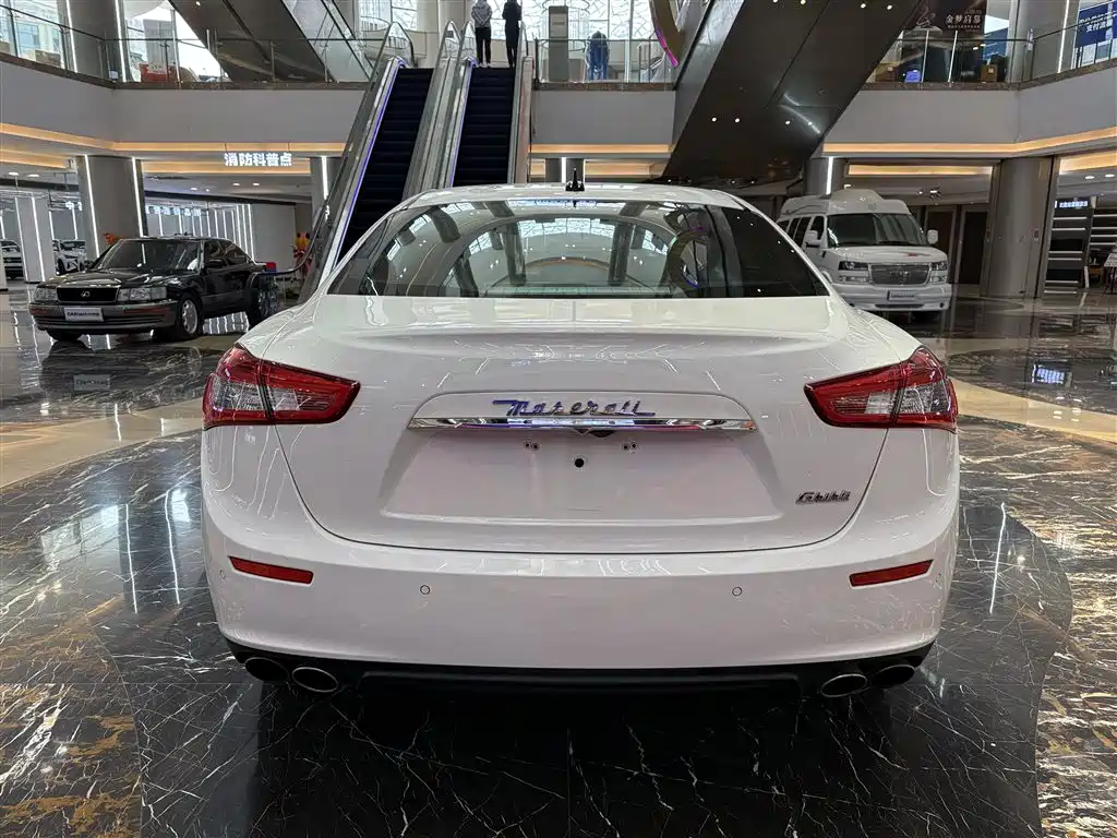 Maserati Ghibli 2015 — фото 9