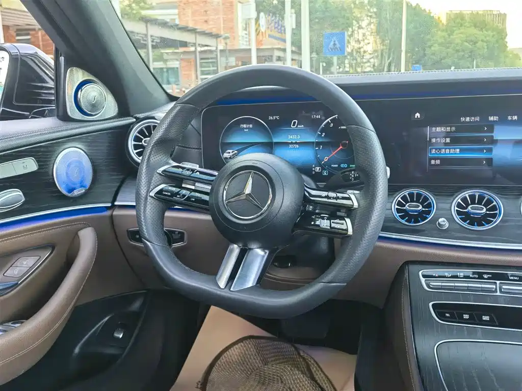 Mercedes-Benz E-Class 2021 — фото 11