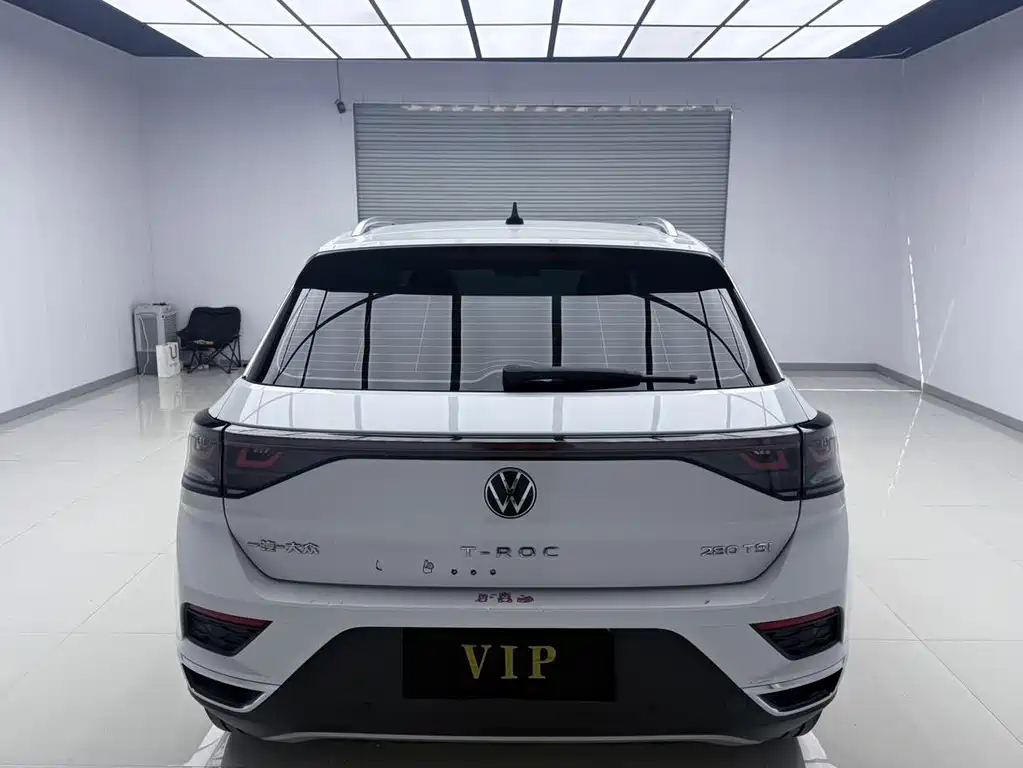 Volkswagen T-Roc 2023 — фото 3