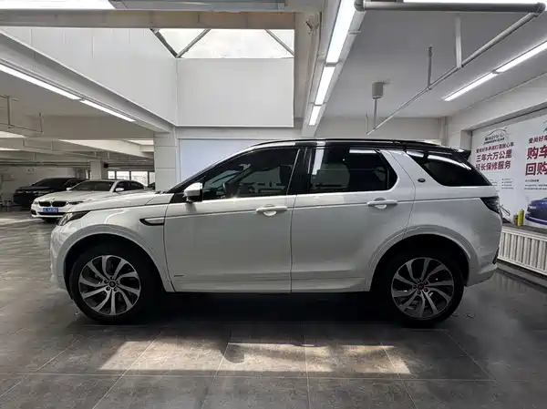Land Rover Discovery Sport 2021