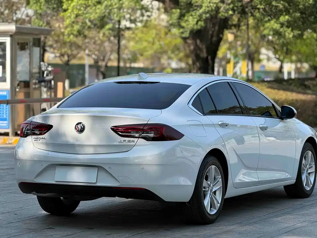Buick Regal 2019 — фото 26