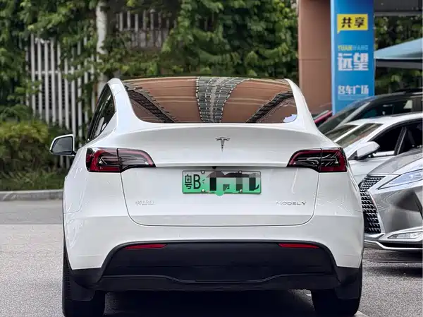 Tesla Model Y 2022