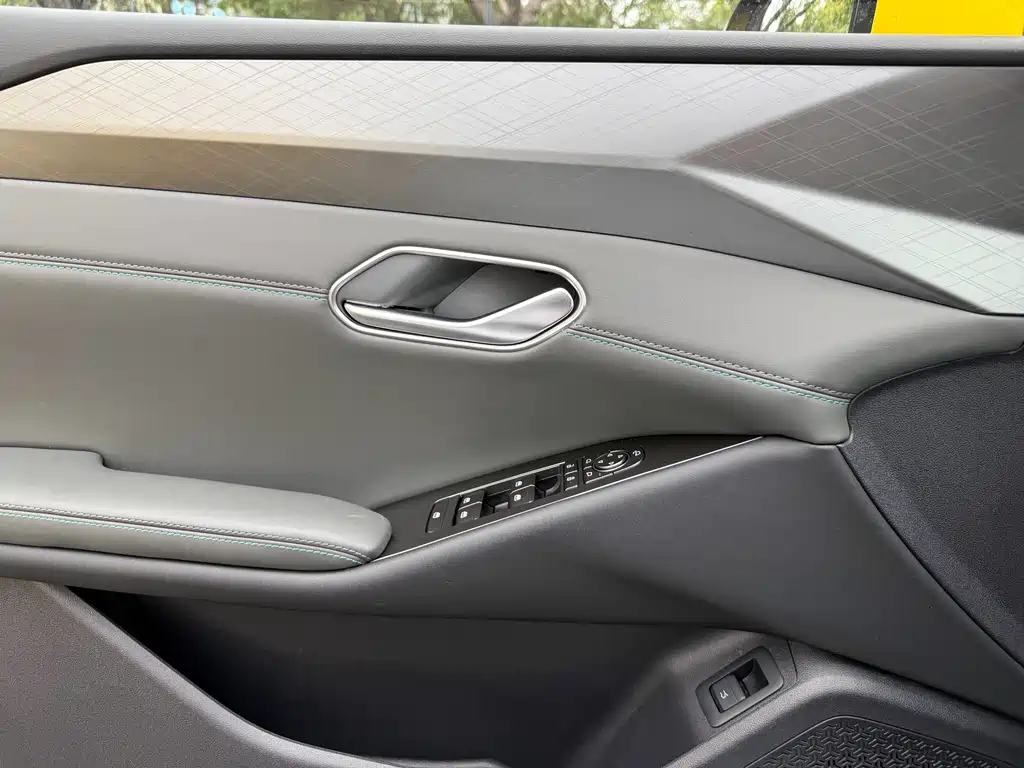 BYD Qin L 2025 — фото 13