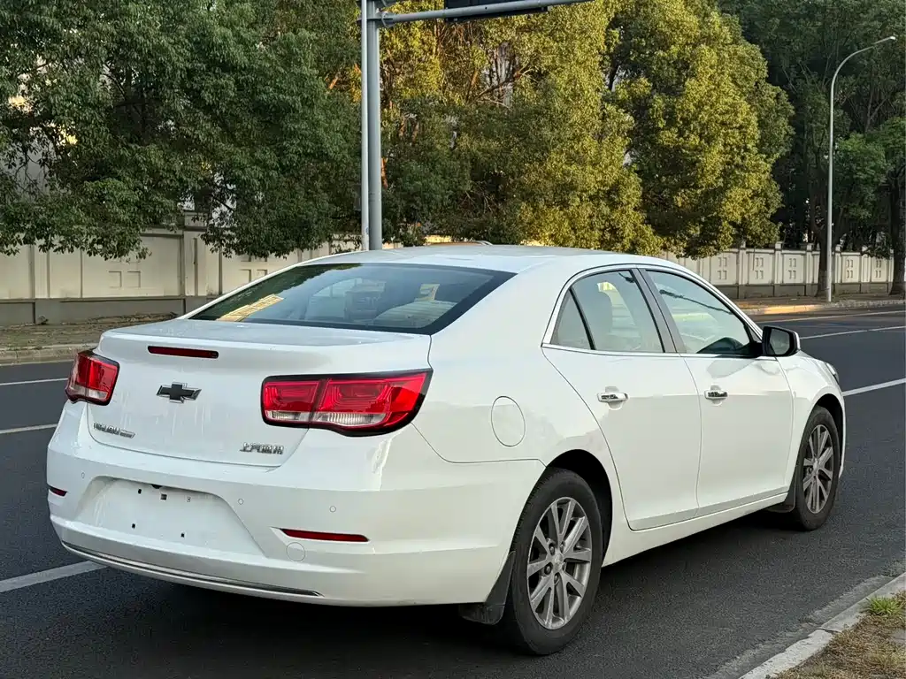 Chevrolet Malibu 2017 — фото 4