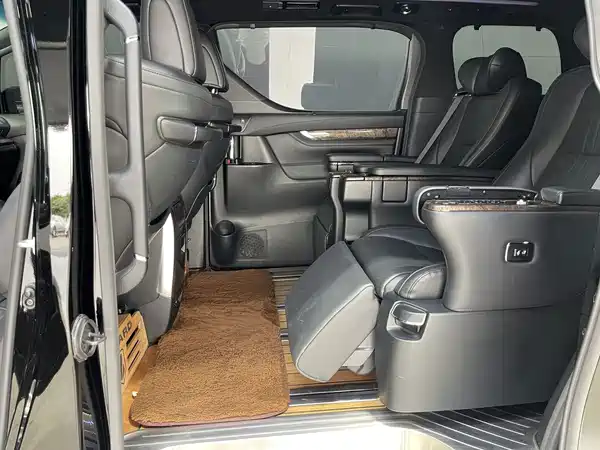 Toyota Alphard 2020