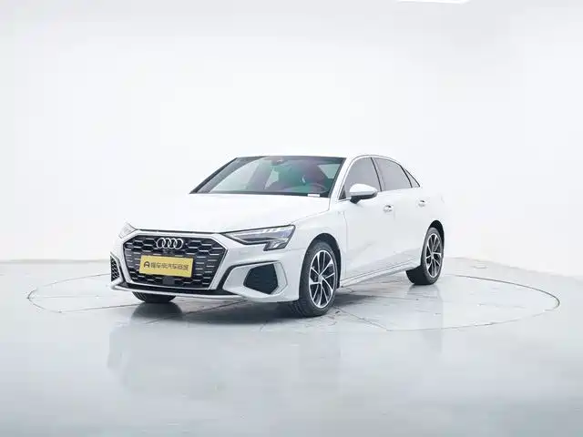 Audi A3 2022 — фото 1