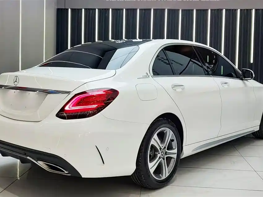 Mercedes-Benz C-Class 2018 — фото 9