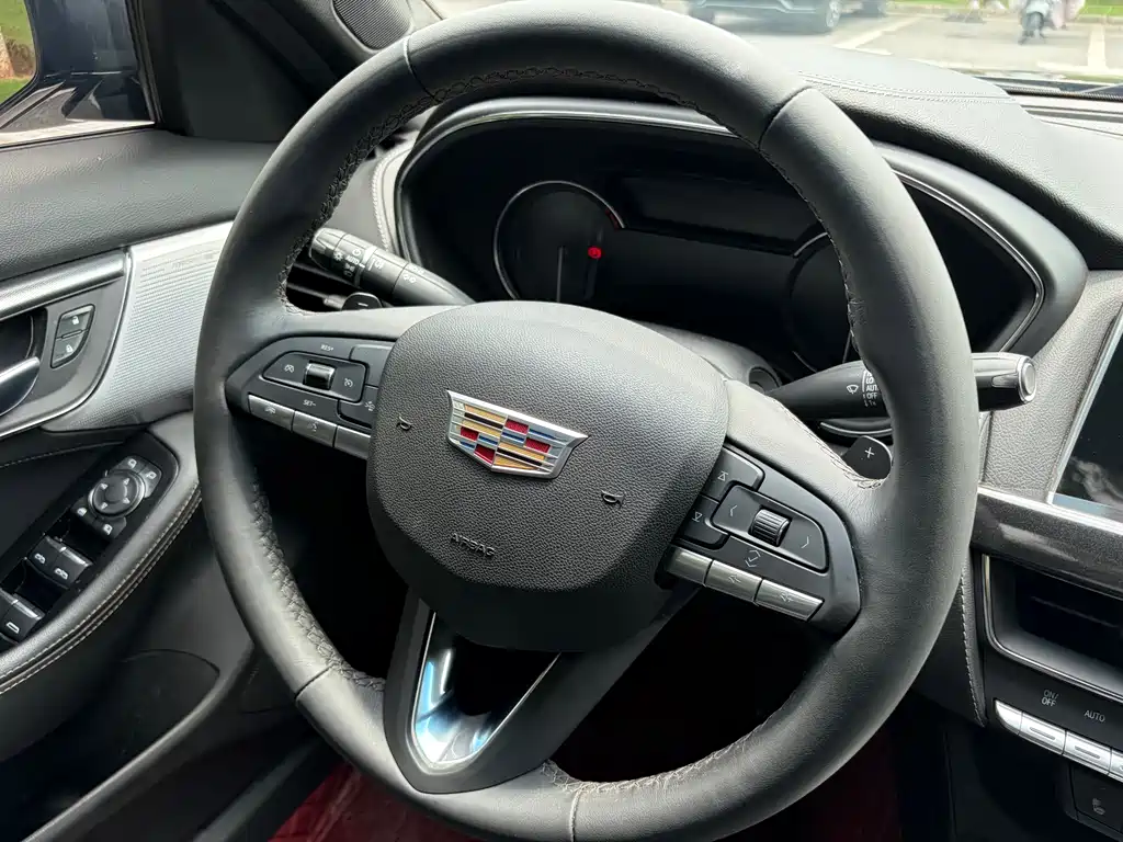 Cadillac CT5 2023 — фото 11