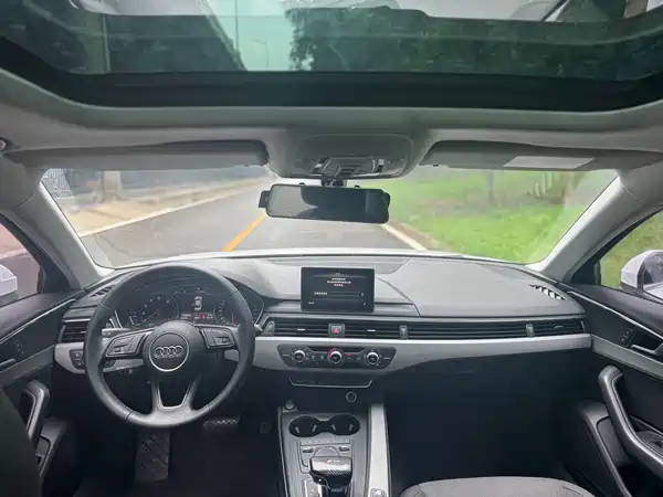 Audi A4L 2019