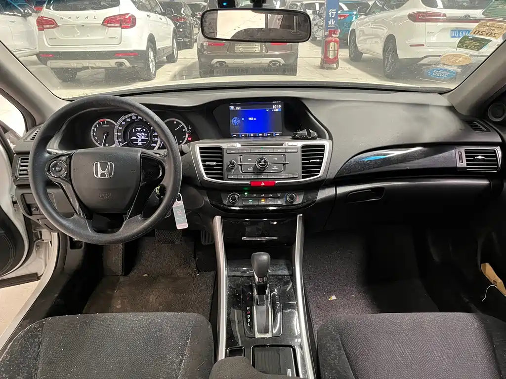 Honda Accord 2016 — фото 9