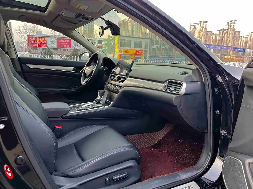 Honda Accord 2019 — фото 13