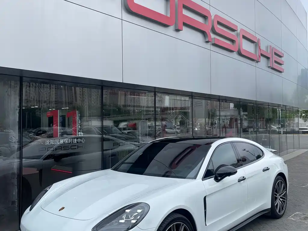 Porsche Panamera 2023