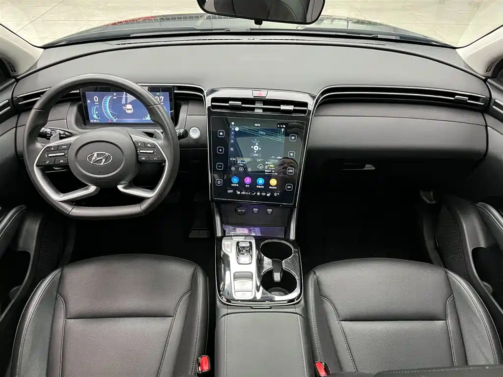 Hyundai Tucson 2023 — фото 2