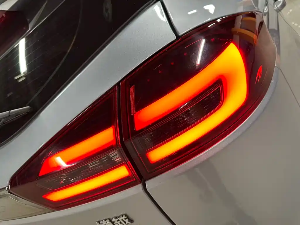 Geely Boyue 2018 — фото 14
