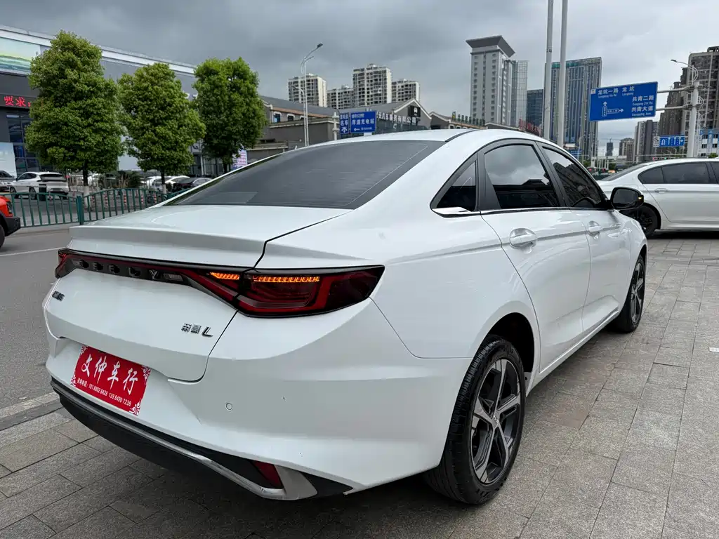 Geely Emgrand L 2023 — фото 4