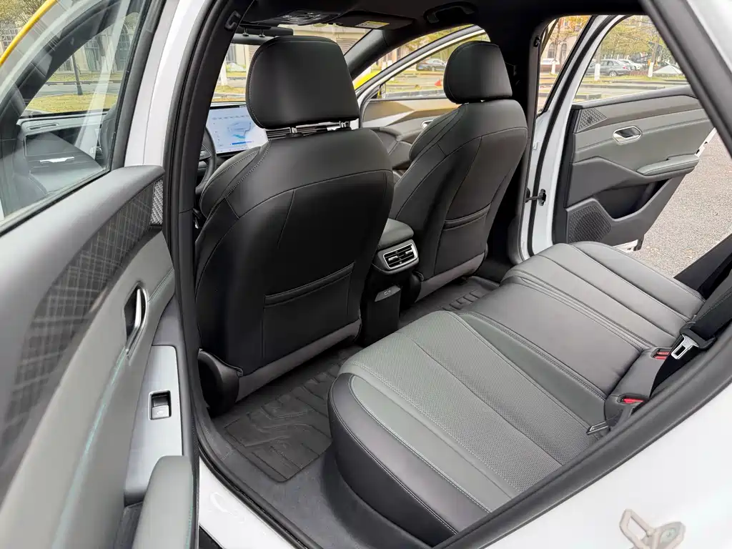 BYD Qin L 2025 — фото 10