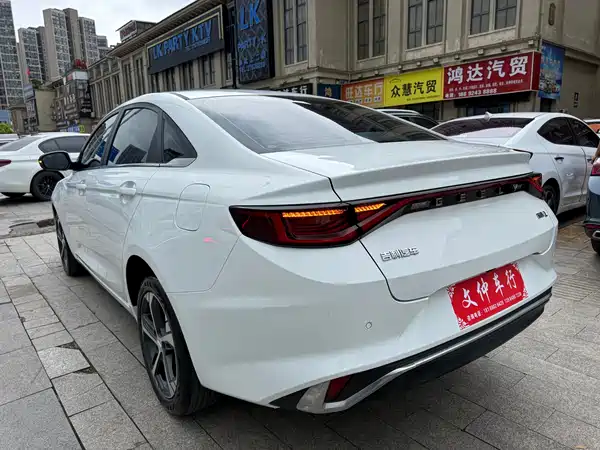 Geely Emgrand L 2023