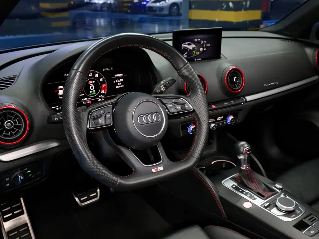 Audi S3 2019 — фото 11