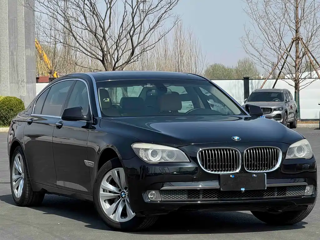 BMW 7 Series 2011 — фото 3