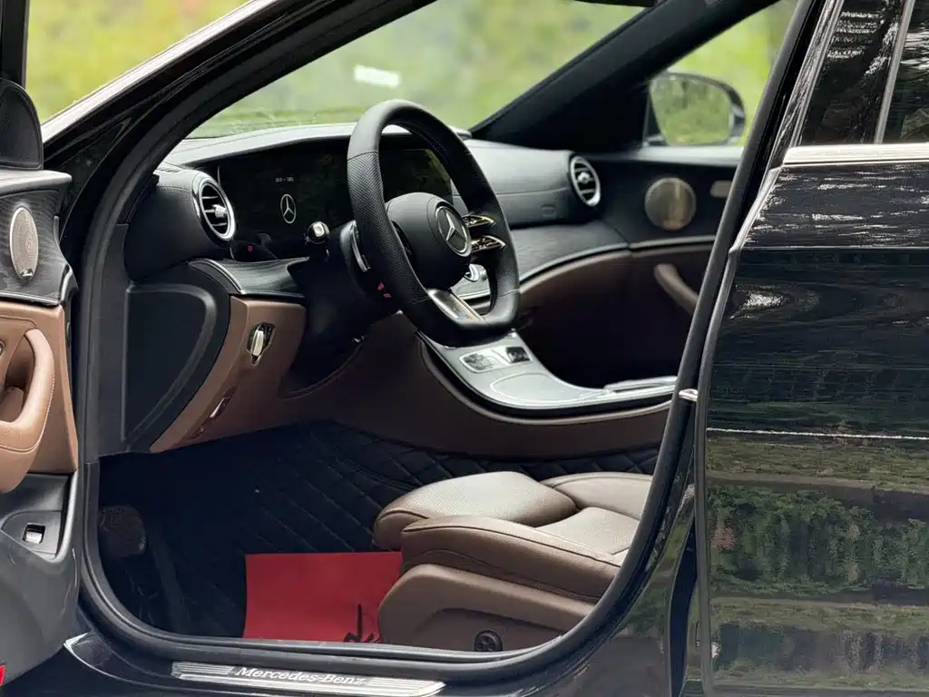 Mercedes-Benz E-Class 2022 — фото 4