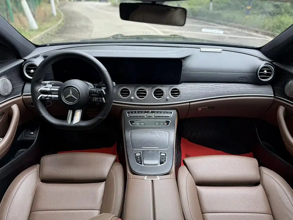 Mercedes-Benz E-Class 2022 — фото 11
