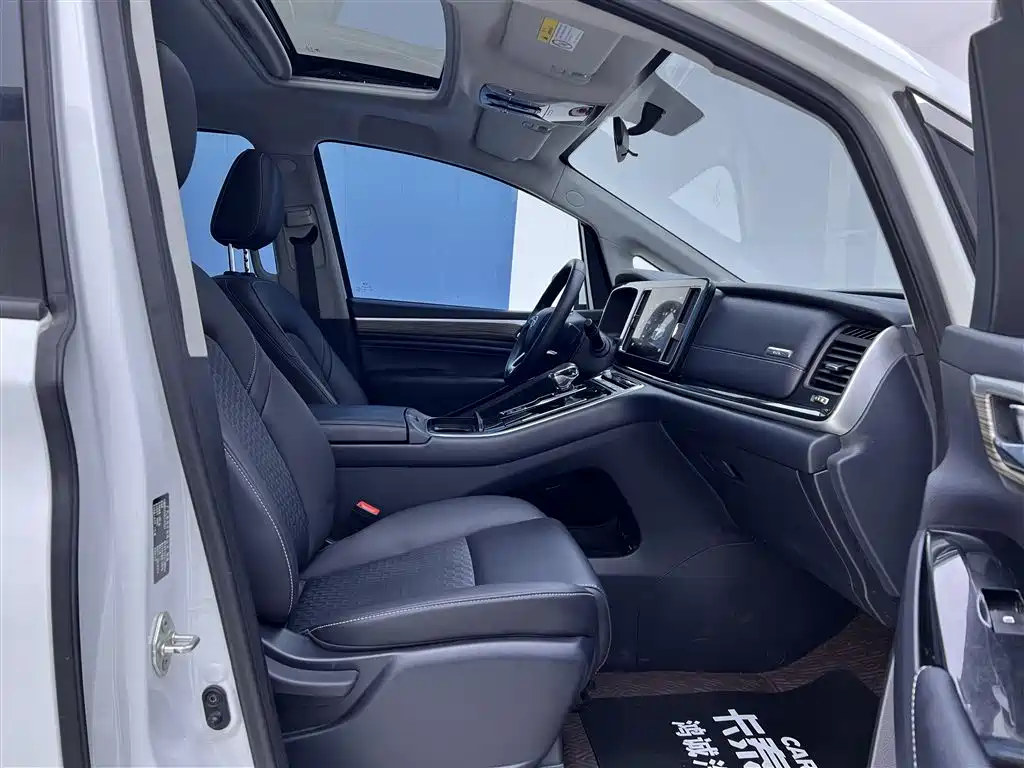 GAC Trumpchi M8 2022 — фото 19