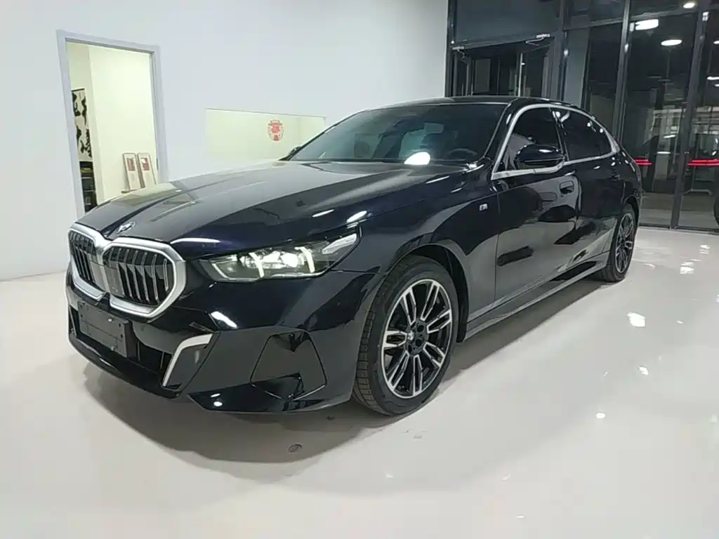 BMW 5 Series 2025