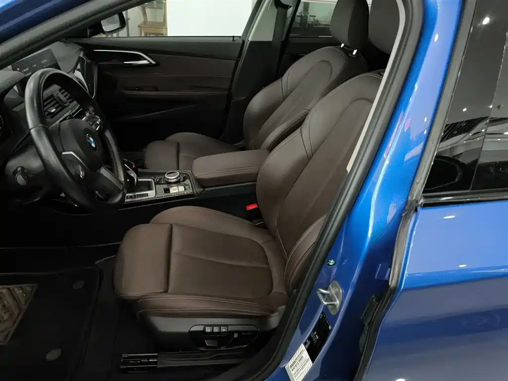 BMW 1 Series 2020 — фото 15
