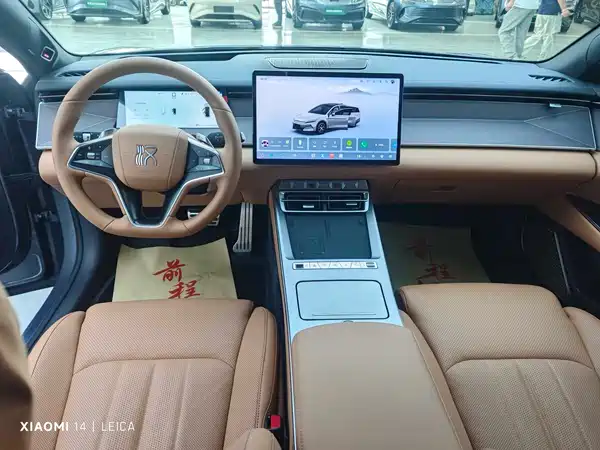 BYD Han L 2025