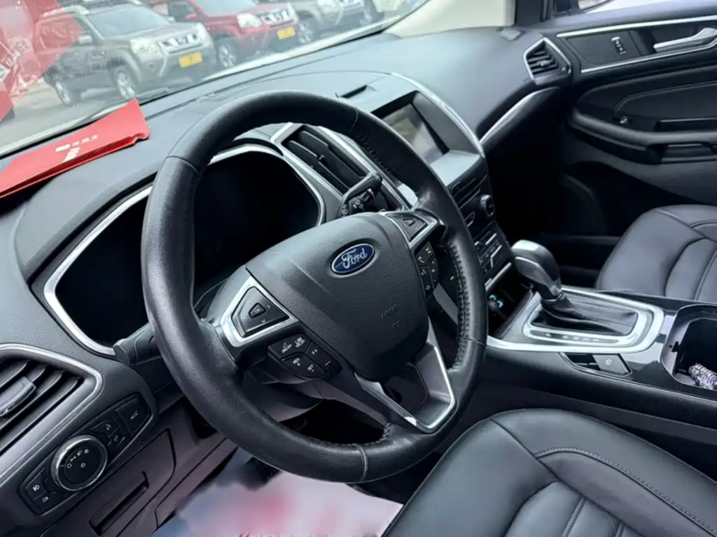 Ford Edge 2017 — фото 14