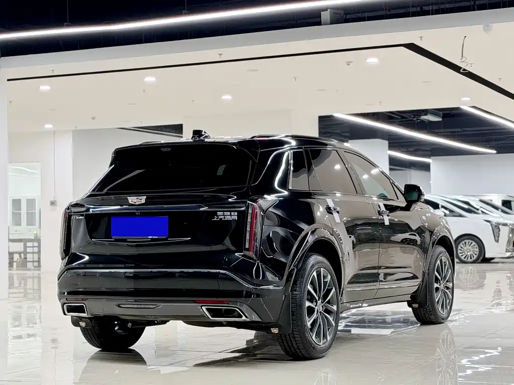 Cadillac XT5 2025 — фото 8