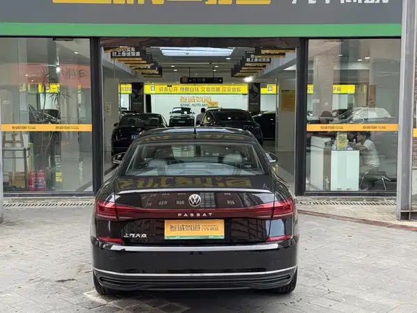 Volkswagen Passat 2025
