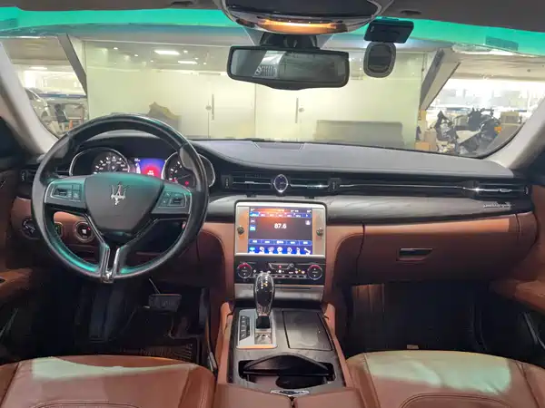 Maserati Quattroporte 2015