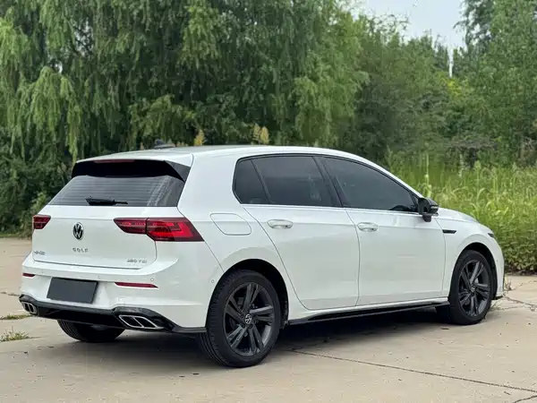 Volkswagen Golf 2025
