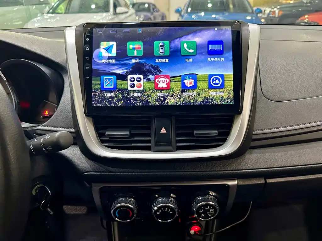 Toyota Yaris L 2019 — фото 15