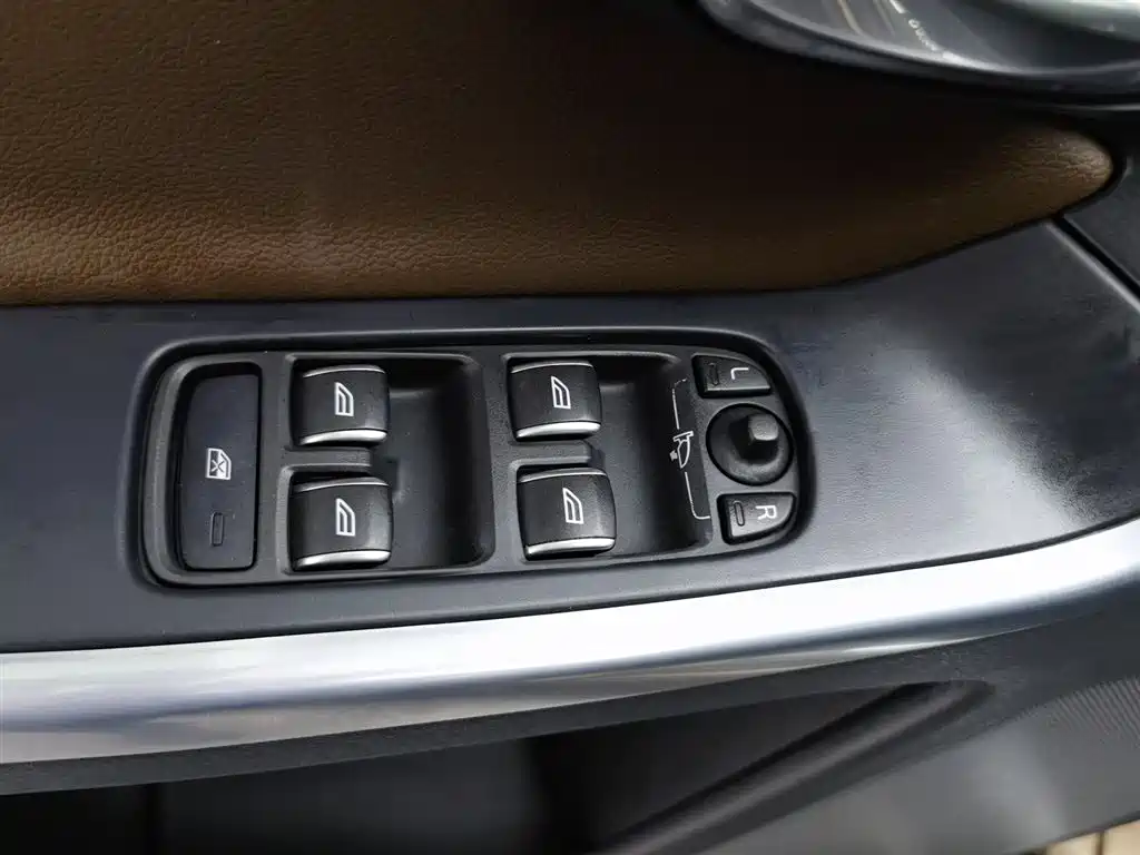 Volvo XC60 2015 — фото 9