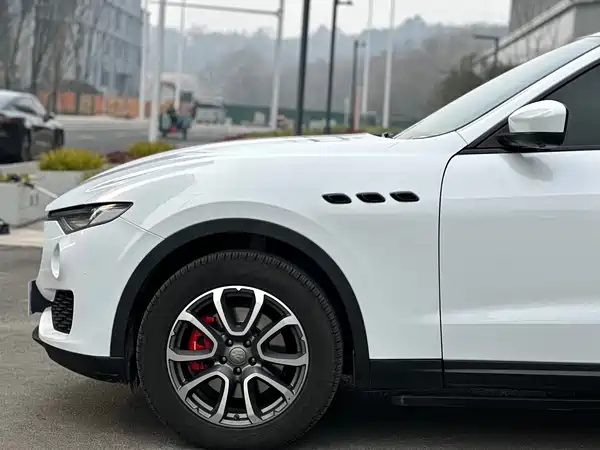 Maserati Levante 2016