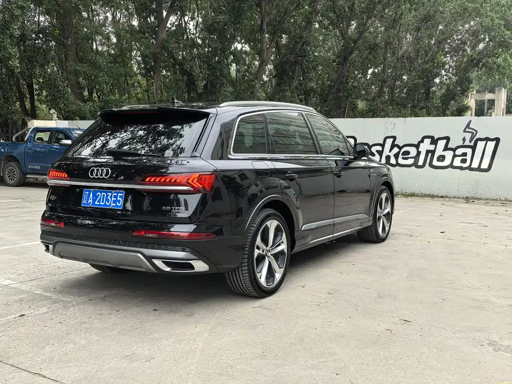 Audi Q7 2020 — фото 19